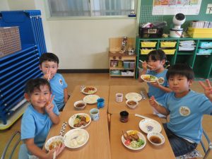 夜までお楽しみ保育(ピニャータ・流しそうめんごっこ・お箸検定)